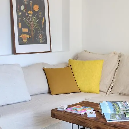 Beautiful Duplex-city Center. Parking By The House Holiday home